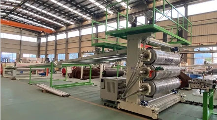 Aplicación práctica de tecnología de extrusión de alta eficiencia y ahorro de energía en líneas de producción de láminas de PS