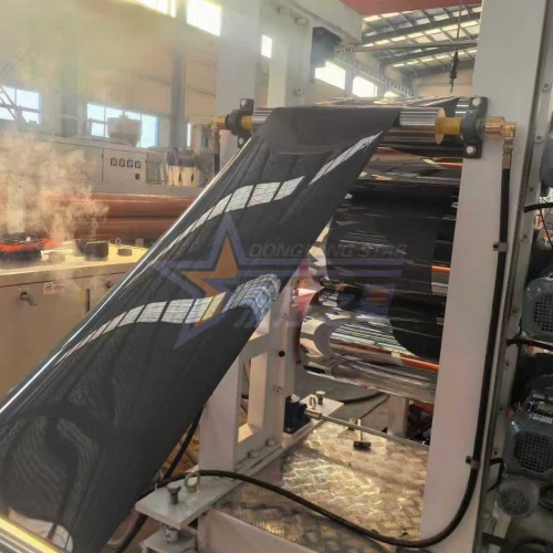 Un cliente de Dezhou inspecciona el equipo POK HIPS